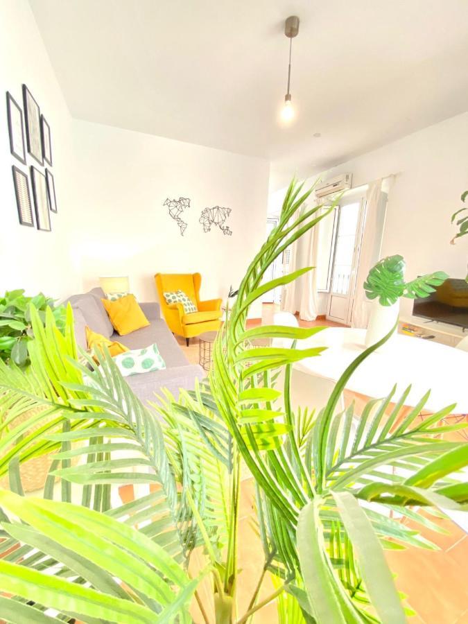 Comfortable Studio Old Town, Parking Optional เซบีญา ภายนอก รูปภาพ