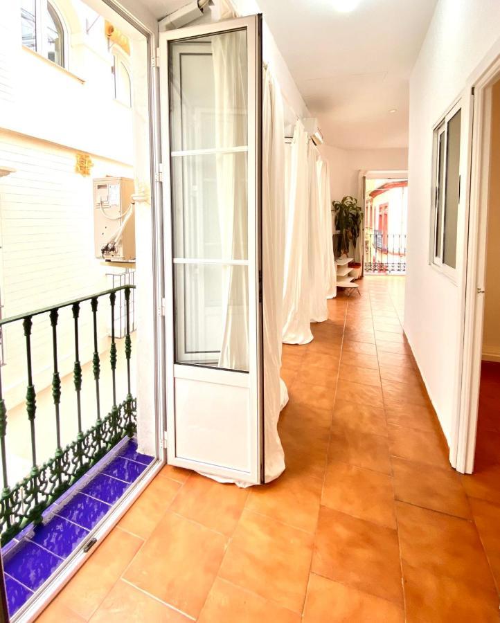 Comfortable Studio Old Town, Parking Optional เซบีญา ภายนอก รูปภาพ